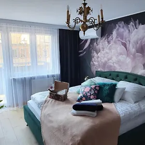 https://your-place-mokotowska-apartment.warsawhotelspoland.com